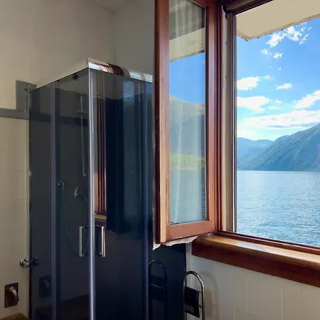 Try On With Balcony Apartment *